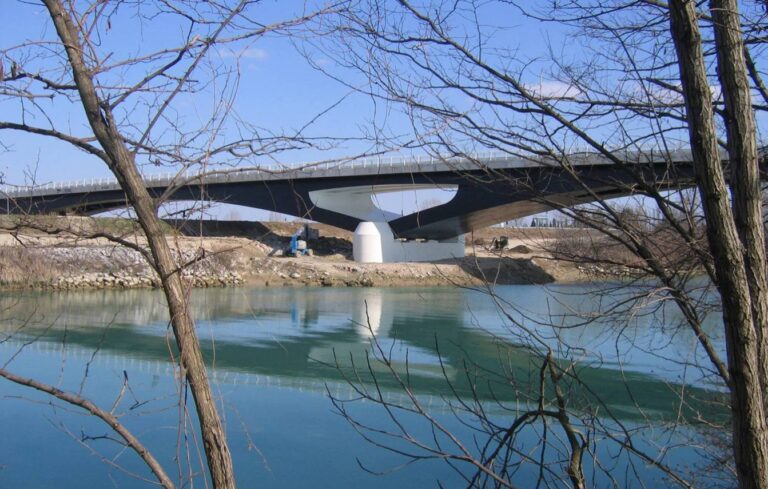 Ponte ad Arco sul Fiume Piave